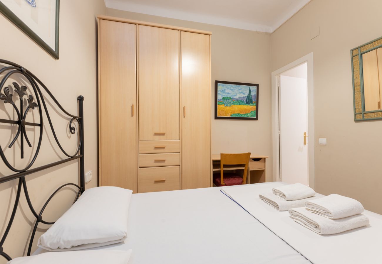 Apartamento en Barcelona - CALABRIA, piso amplio ideal familias o grupos en Eixample, Barcelona centro