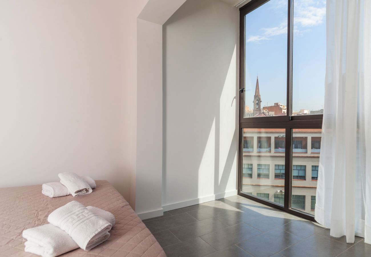 Apartamento en Barcelona - Family DELUXE amplio piso con terraza y piscina en Barcelona centro