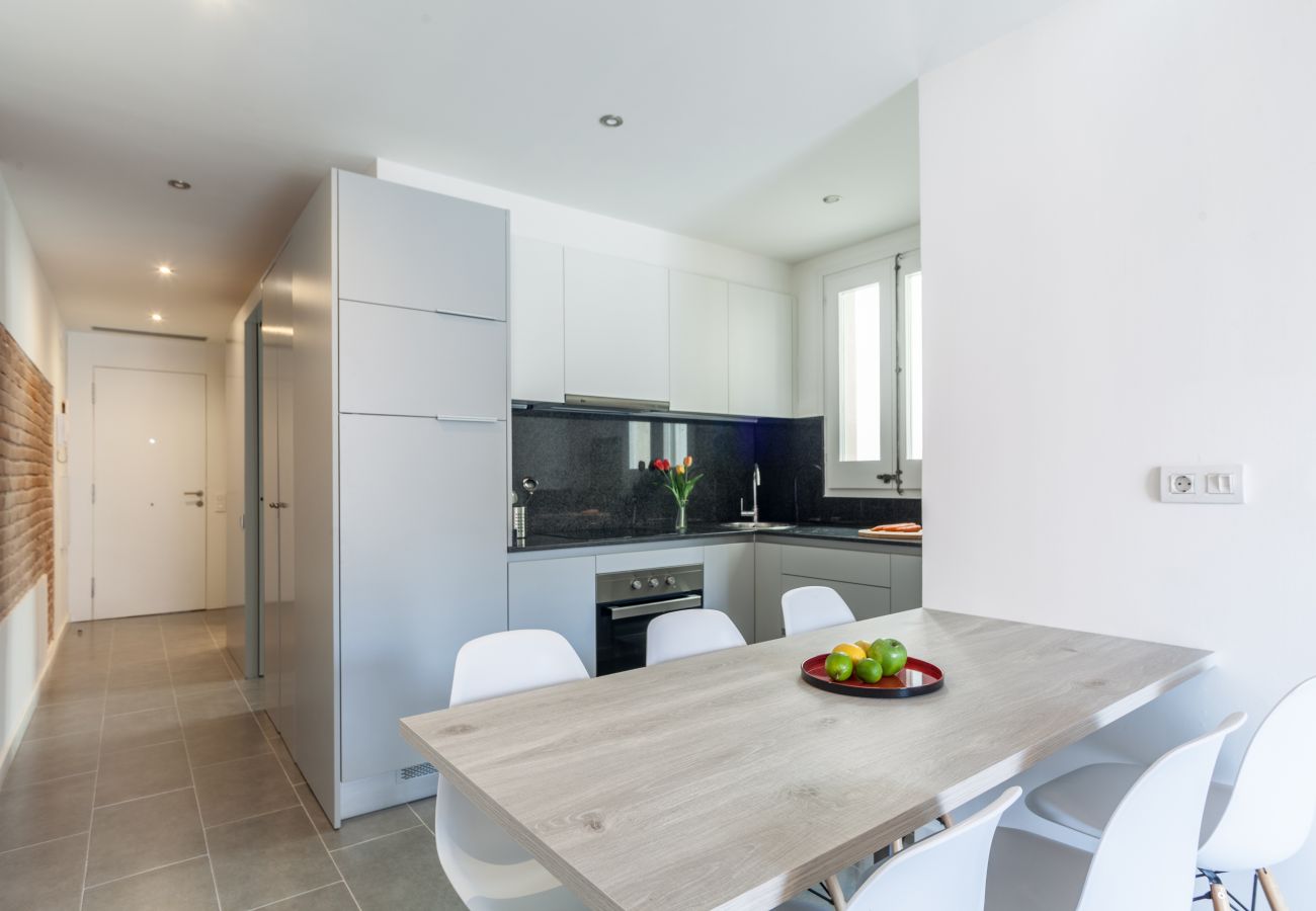 Apartamento en Barcelona - Family DELUXE amplio piso con terraza y piscina en Barcelona centro