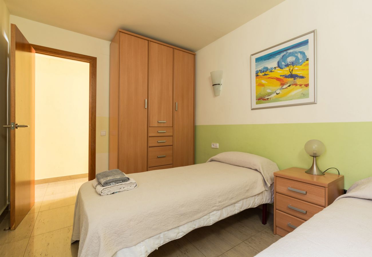 Apartamento en Barcelona - MARQUES, moderno piso renovado de 4 dormitorios en alquiler por días en Barcelona centro, Eixample, Sant Antoni.