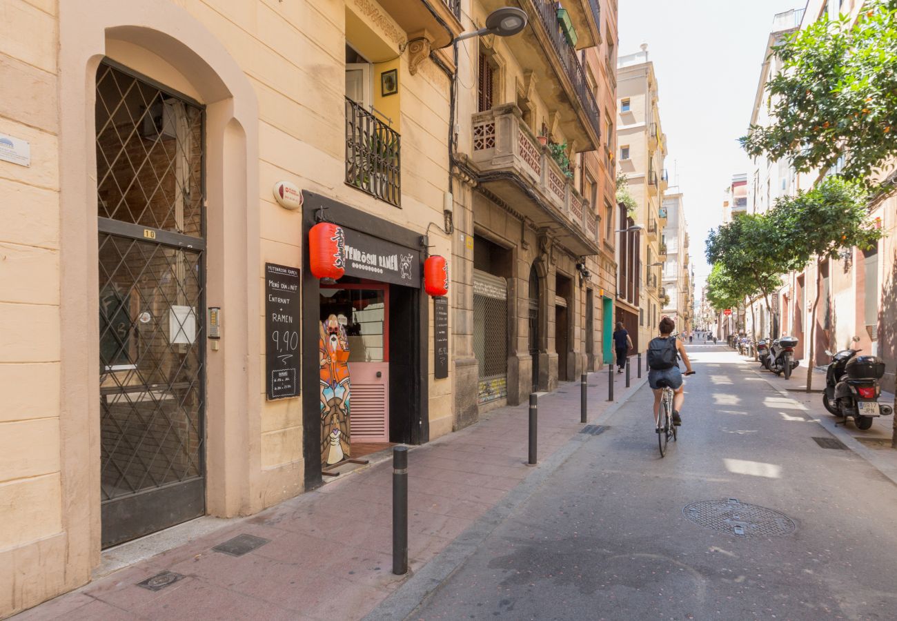 Apartamento en Barcelona - GRACIA SANT AGUSTÍ piso de 3 dormitorios en alquiler por días en Barcelona centro, Gracia