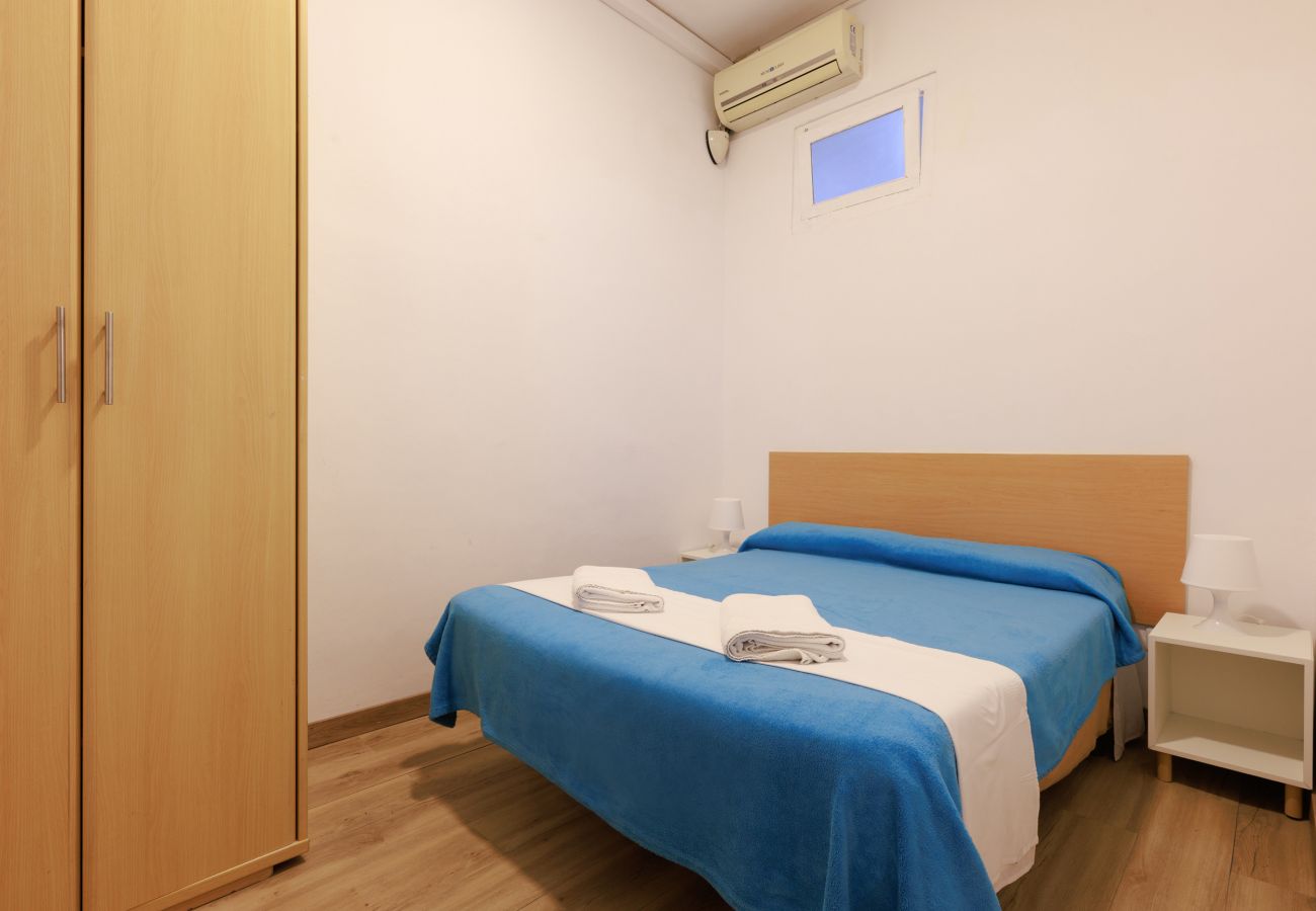 Apartamento en Barcelona - GRACIA SANT AGUSTÍ piso de 3 dormitorios en alquiler por días en Barcelona centro, Gracia