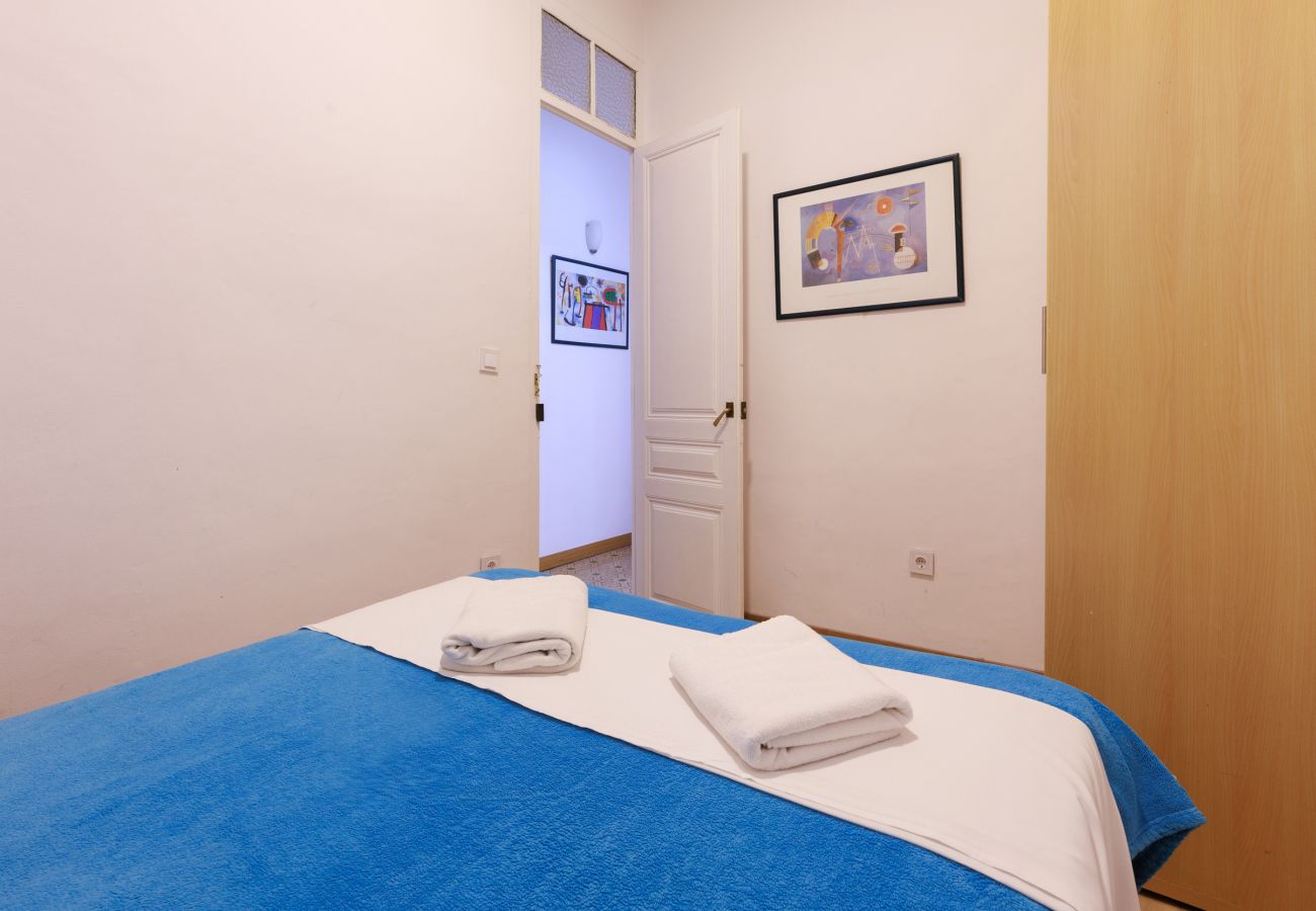 Apartamento en Barcelona - GRACIA SANT AGUSTÍ piso de 3 dormitorios en alquiler por días en Barcelona centro, Gracia