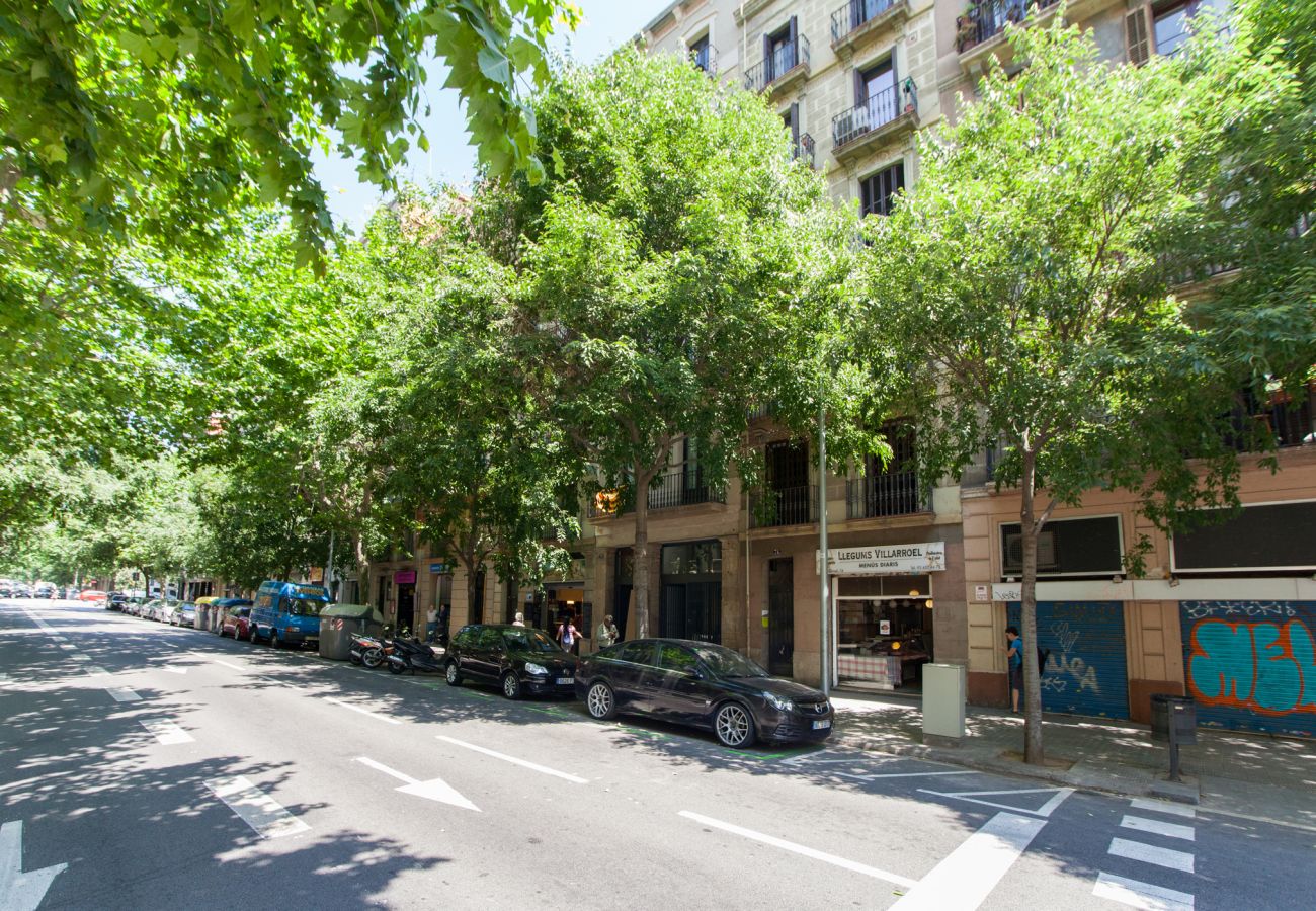 Apartamento en Barcelona - DELUXE piso en alquiler con terraza y piscina en Barcelona centro