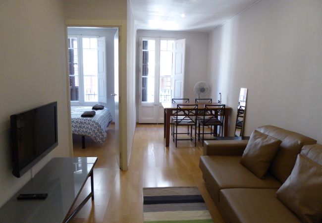 Apartamento en Barcelona - Bonito piso en alquiler por días en Gracia, Barcelona centro. Luminoso, tranquilo y bien situado.