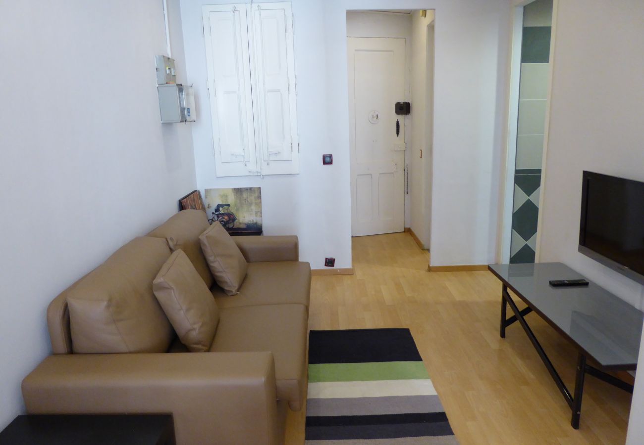 Apartamento en Barcelona - Bonito piso en alquiler por días en Gracia, Barcelona centro. Luminoso, tranquilo y bien situado.