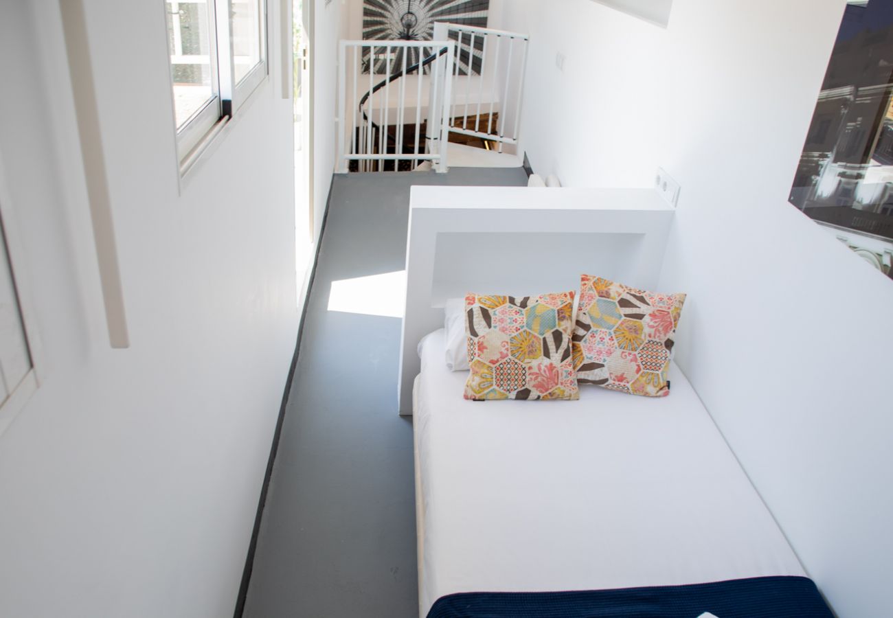 Apartamento en Valencia - El Cabanyal Petit Penthouse by Florit Flats