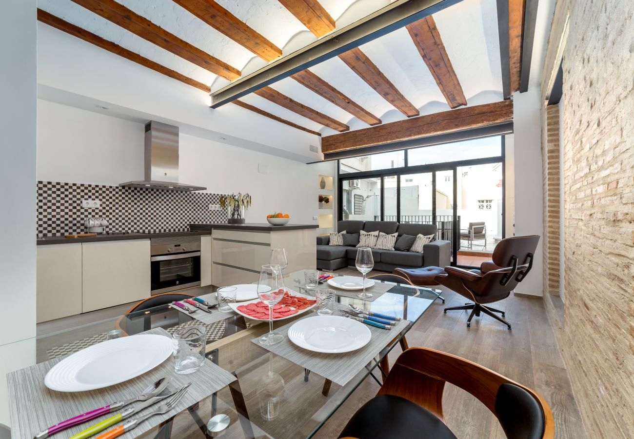 Apartamento en Valencia - CENTER-Luxurious 1BR, 1BA-Terrace, WI-FI, A/C 