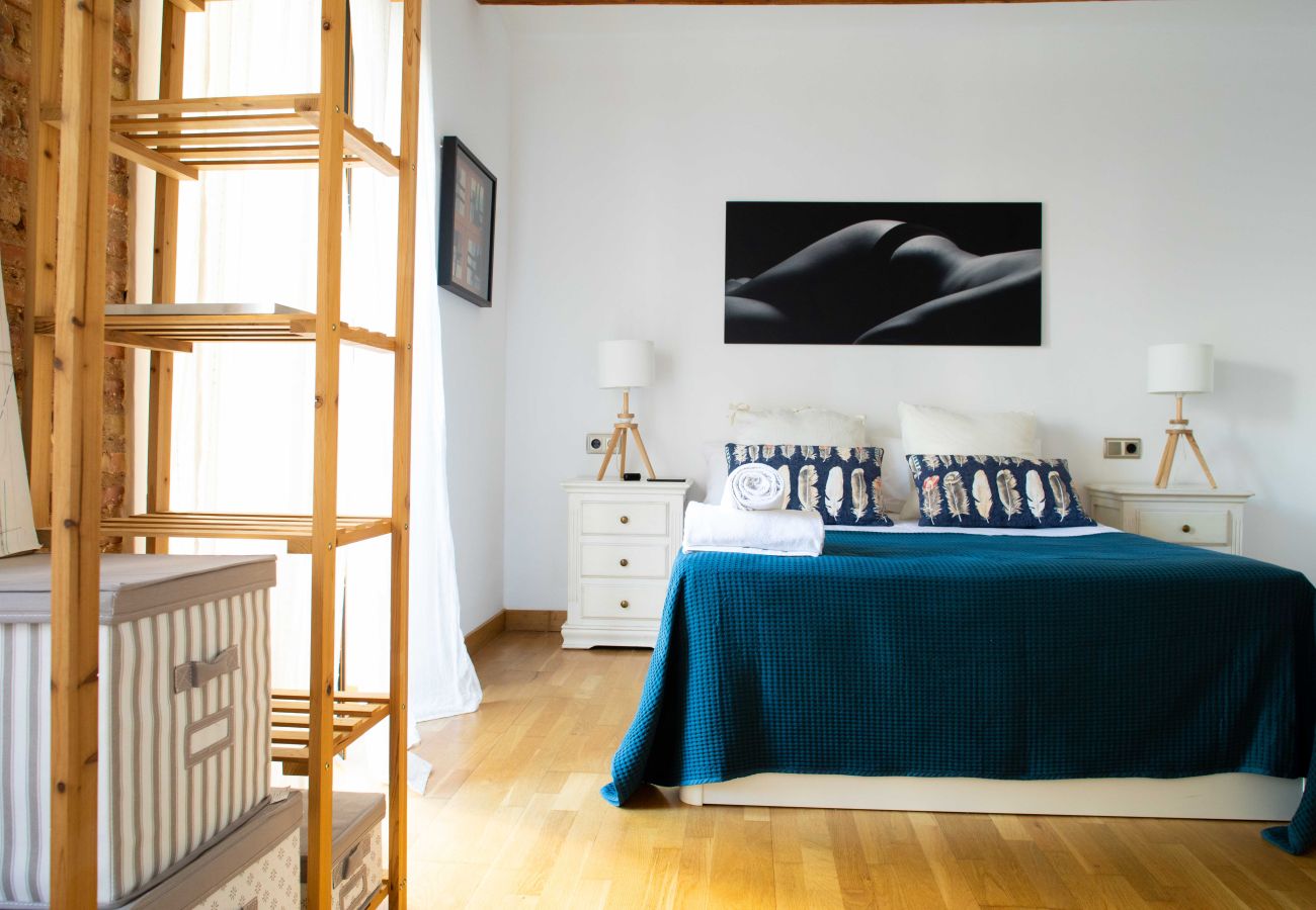 Apartamento en Valencia - Encantador Loft con Terraza | 4 Huéspedes | Ruzafa
