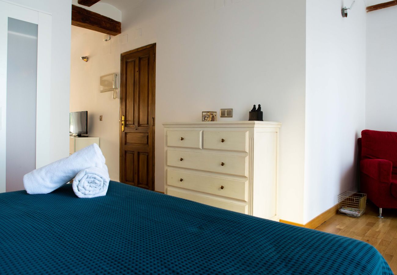 Apartamento en Valencia - Encantador Loft con Terraza | 4 Huéspedes | Ruzafa