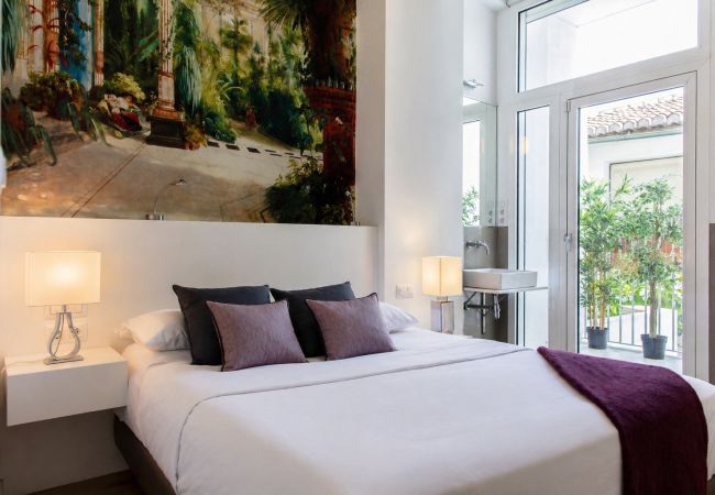 Apartamento en Valencia - Suite Casco Antiguo | 4 Viajeros | AC WiFi | Exclusivo