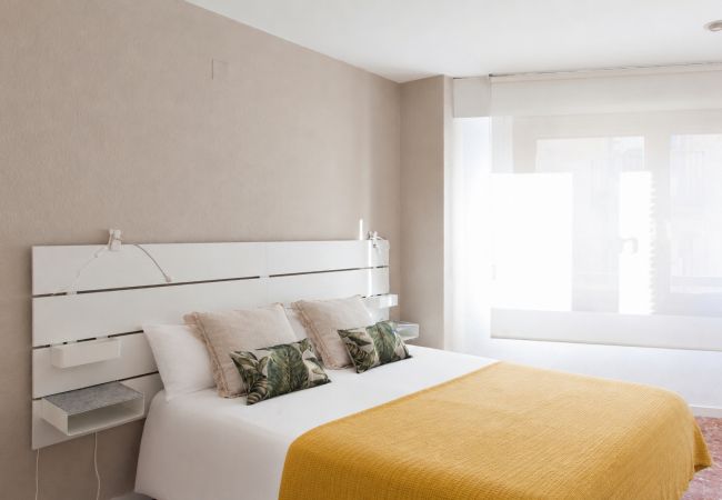 Apartamento en Valencia - Old Town Quart Towers Stay I | AC & WiFi | 4 Viajeros