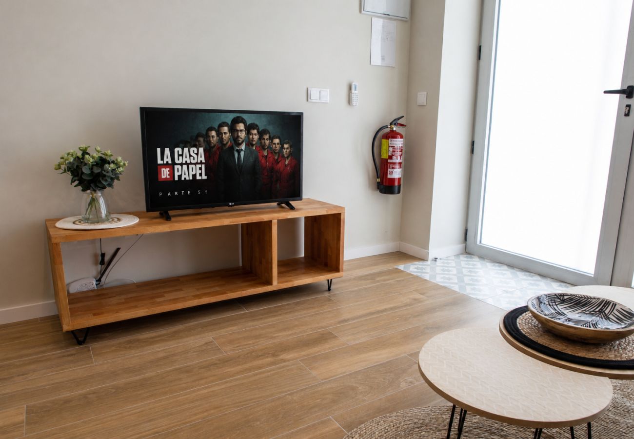 Apartamento en Valencia - Port Suite VII | 6 Viajeros | AC & WiFi | 15 min Ciudad Artes