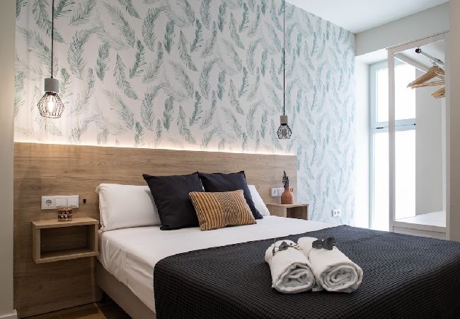 Apartamento en Valencia - Port Suite VI | 6 Viajeros | AC & WiFi | 15 min Ciudad Artes