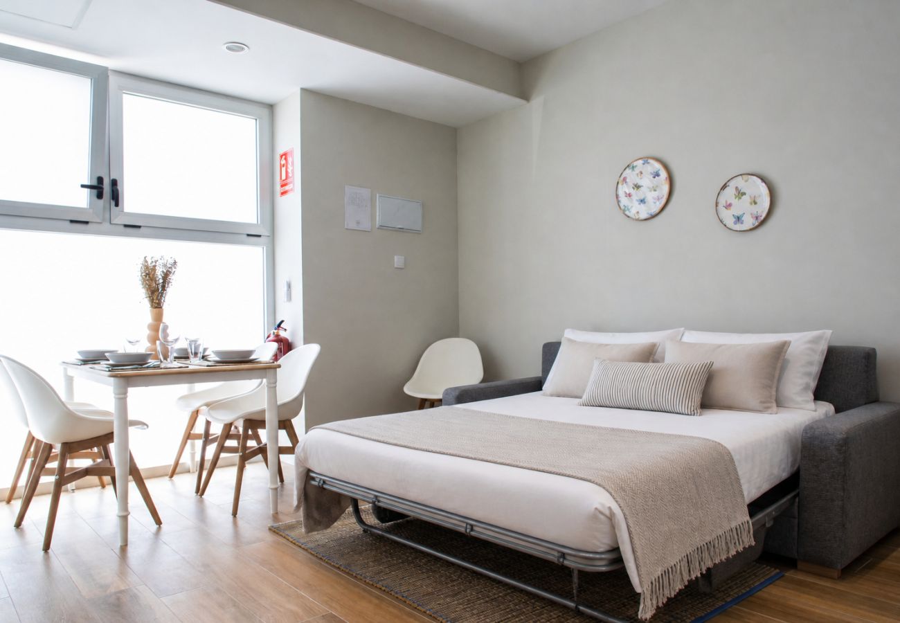 Apartamento en Valencia - Port Suite VI | 6 Viajeros | AC & WiFi | 15 min Ciudad Artes
