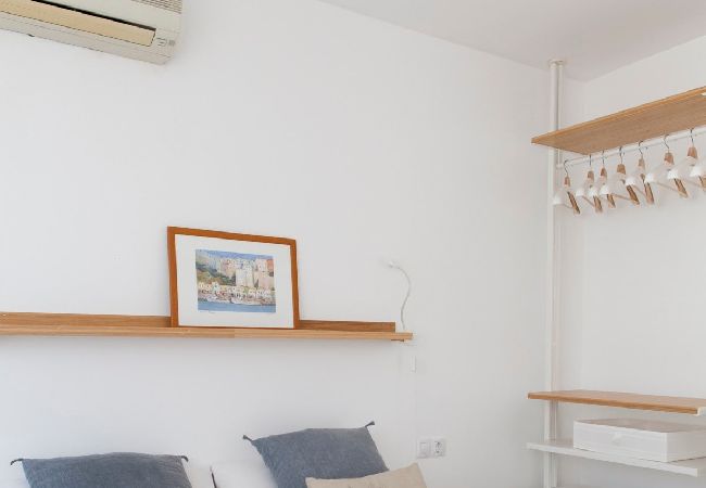 Apartamento en Valencia - Modern One Bedroom Wifi AC Heating in Old Town II 