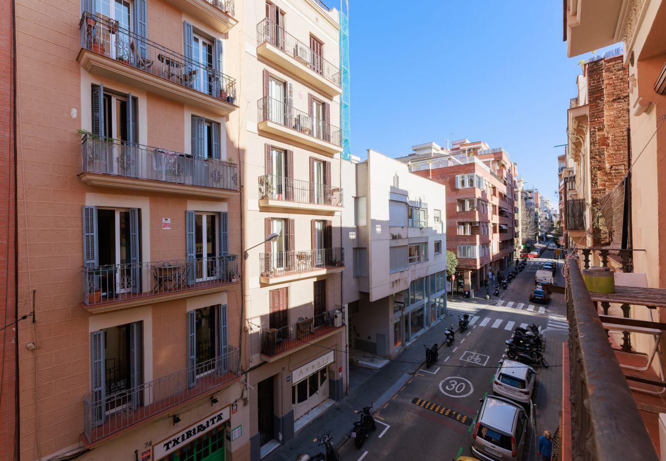 Apartamento en Barcelona - TURO PARK, precioso apartamento con balcón