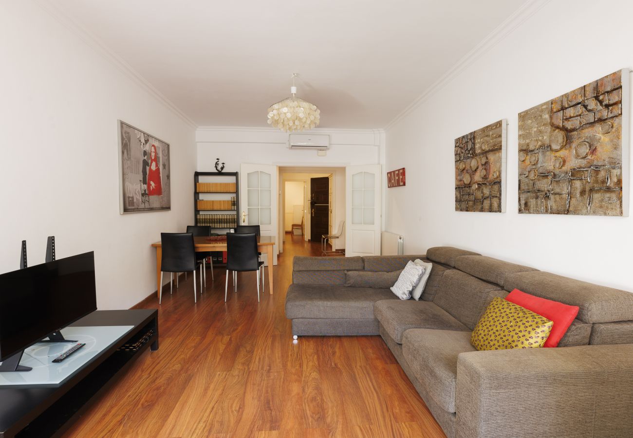 Apartamento en Barcelona - Terraza privada, 3 dormitorios, 2 baños, Barcelona centro