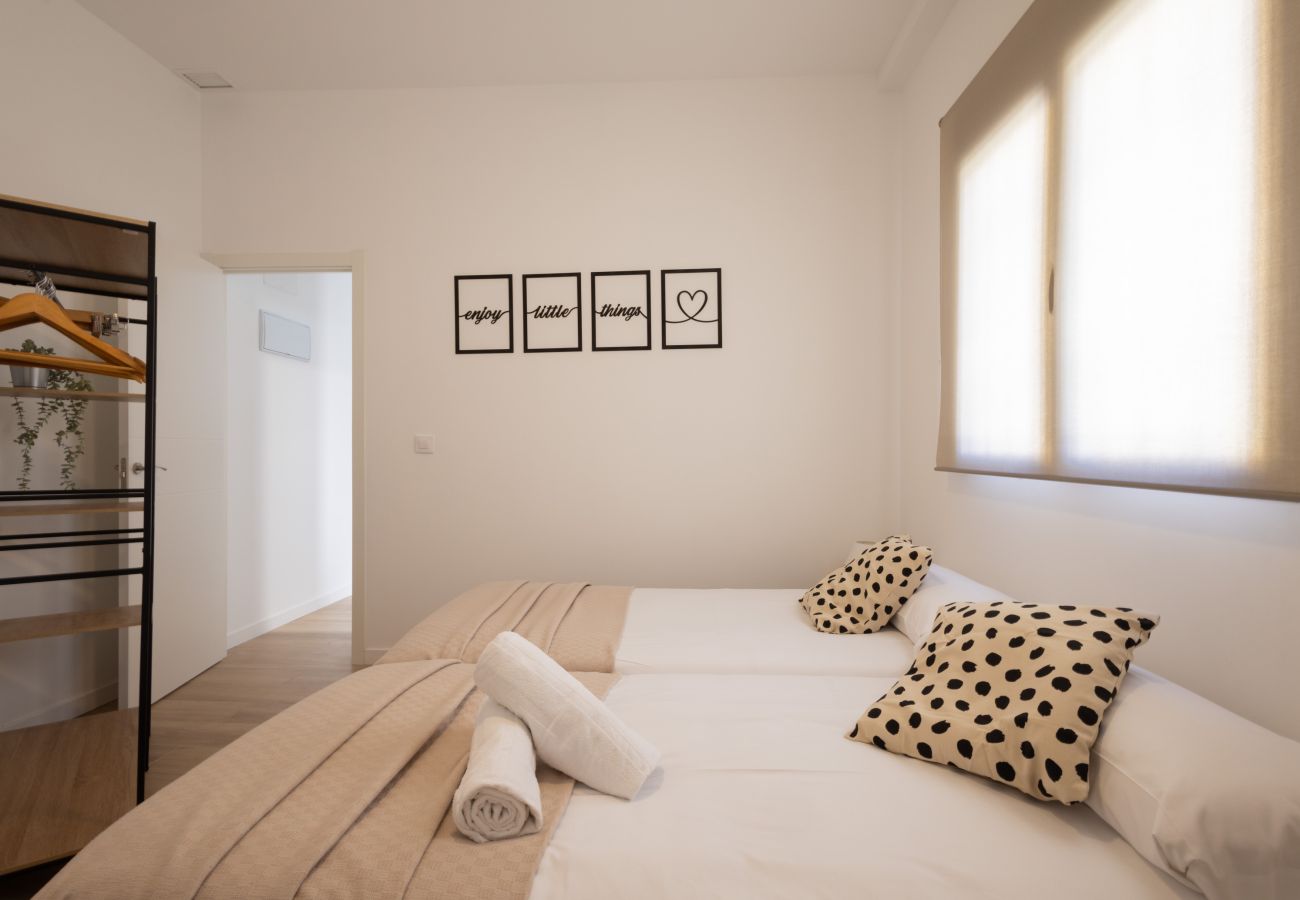 Apartamento en Valencia - The Cruz Cubierta Apartment 01 with Terrace by Florit Flats