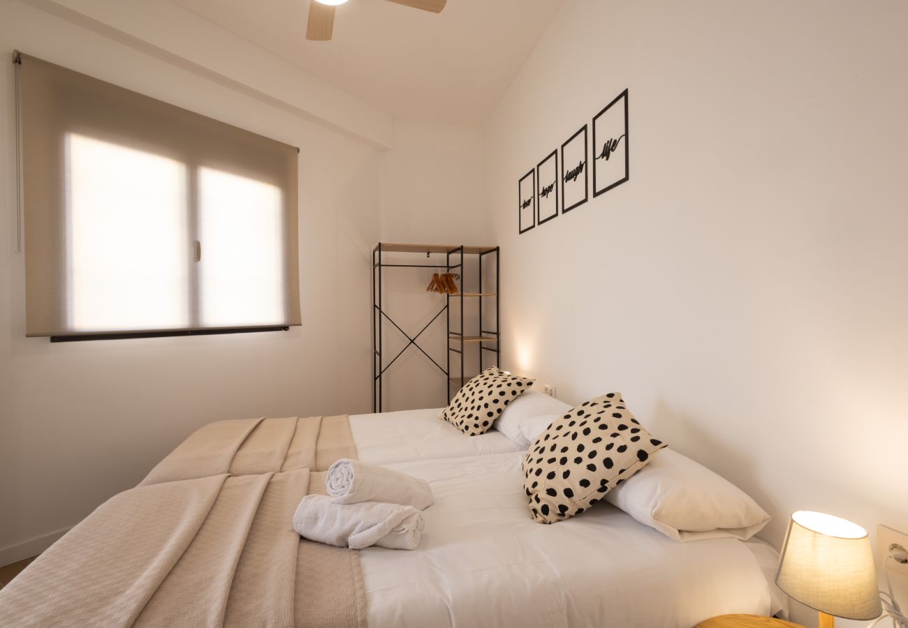 Apartamento en Valencia - The Cruz Cubierta Apartment 02 with Terrace by Florit Flats