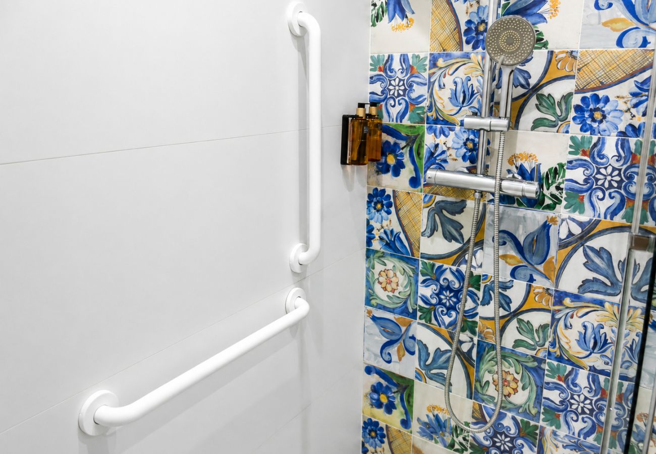 Apartamento en Valencia - The Ceramic Home I | Aire acondicionado y wifi | Bicicletas gratuitas incluidas
