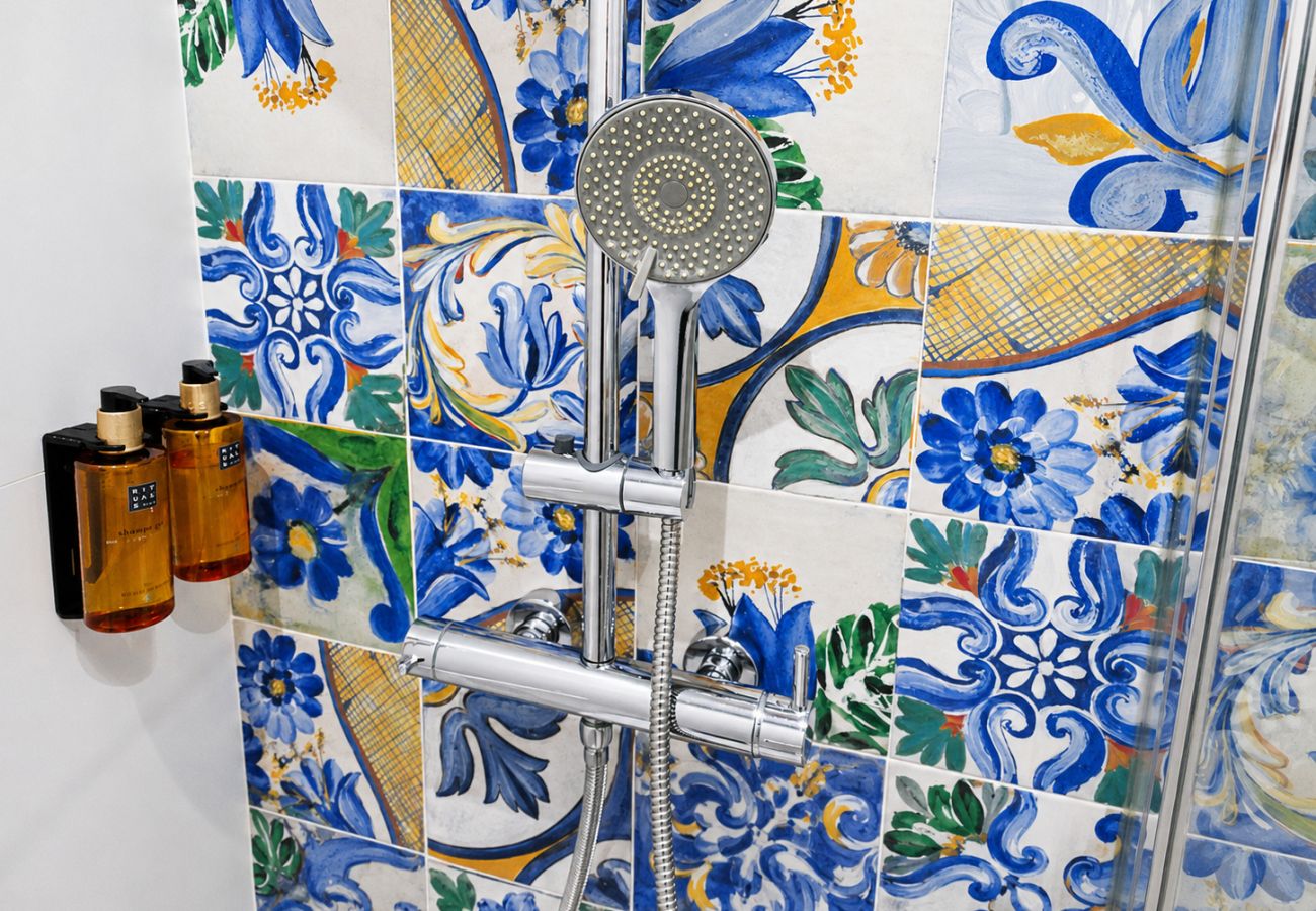 Apartamento en Valencia - The Ceramic Home I | Aire acondicionado y wifi | Bicicletas gratuitas incluidas