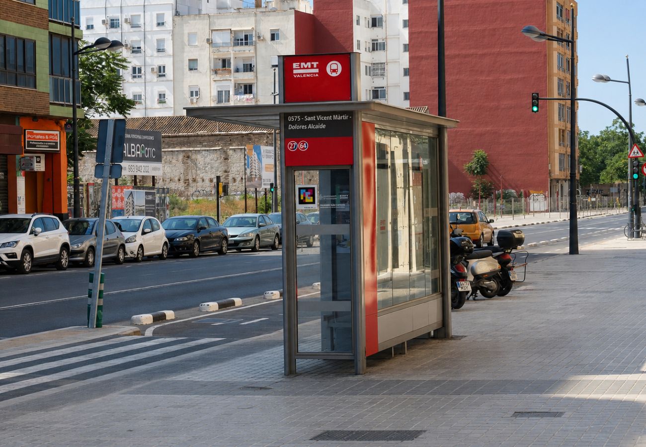 Apartamento en Valencia - The Ceramic Home I | Aire acondicionado y wifi | Bicicletas gratuitas incluidas