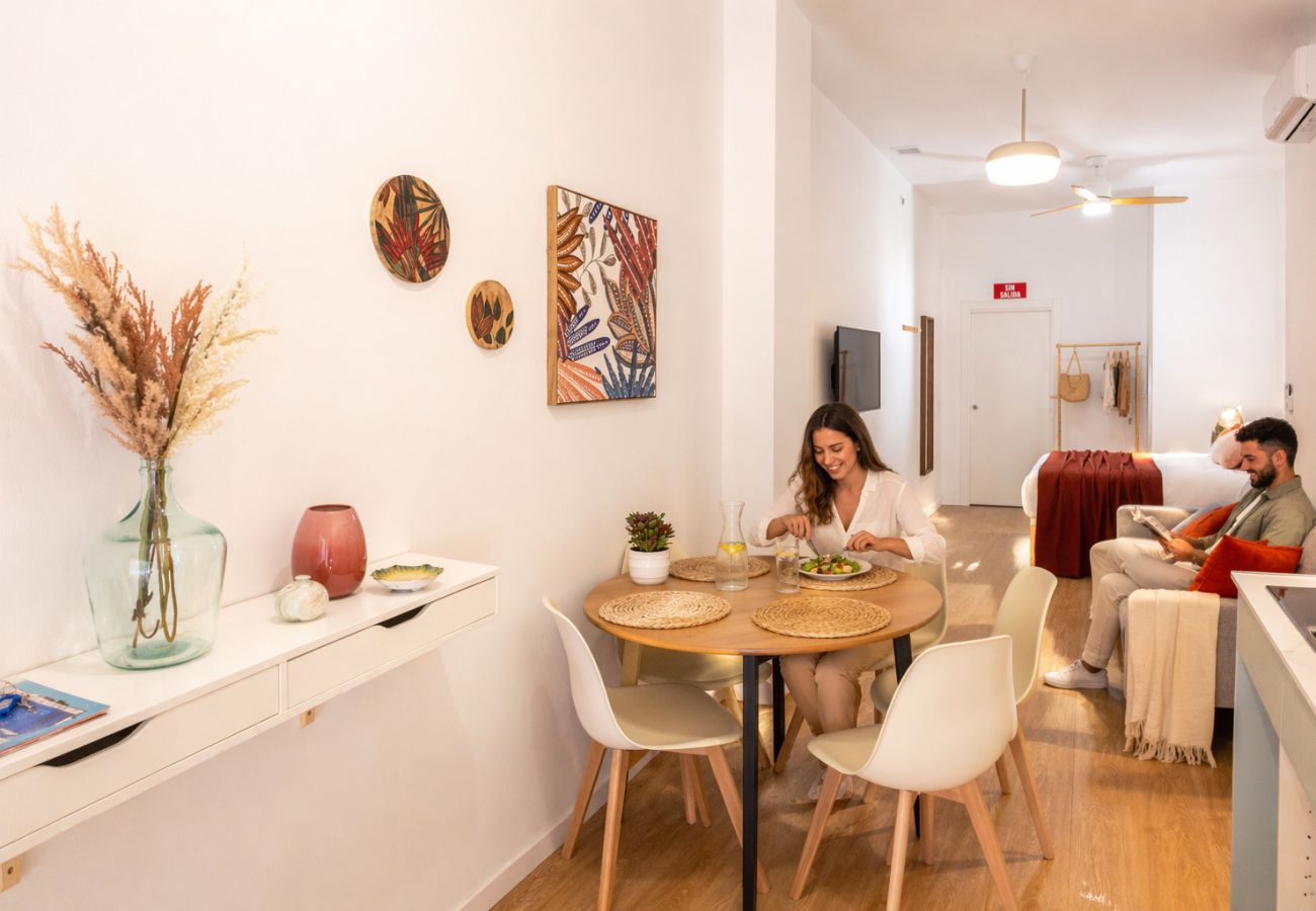 Apartamento en Valencia - Maritim Studios I | 4 Viajeros | AC-WIFI | Near Beach