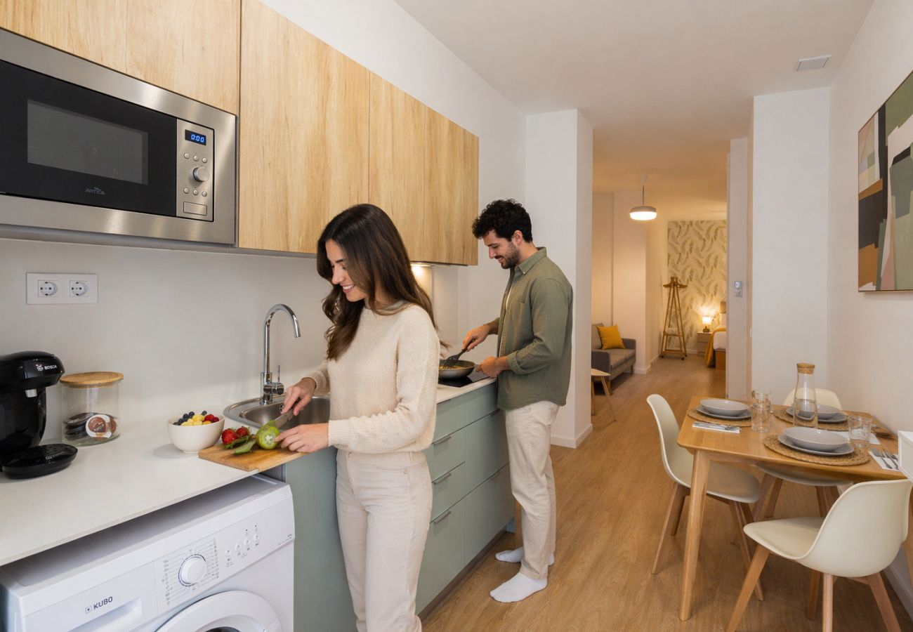 Apartamento en Valencia - Maritim Studios III | 4 Viajeros | AC-WIFI | Near Beach